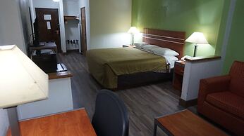 Econo Lodge & Suites