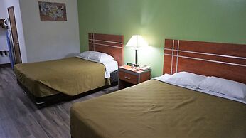 Econo Lodge & Suites