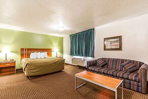 Econo Lodge & Suites