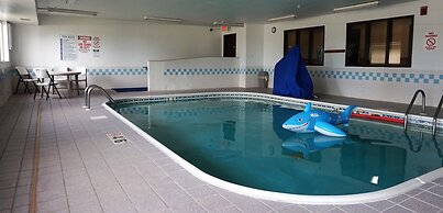 Econo Lodge & Suites