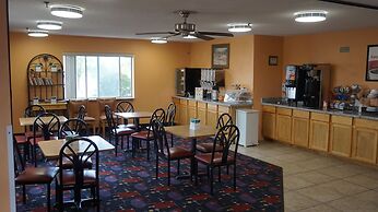 Econo Lodge & Suites