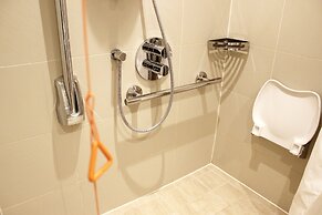 DoubleTree by Hilton London - Ealing Hotel