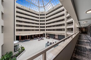 Crowne Plaza Suites Arlington by IHG