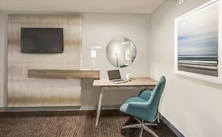 Crowne Plaza Suites Arlington by IHG