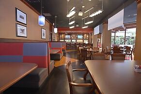 Crowne Plaza Suites Arlington by IHG