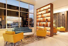 Crowne Plaza Suites Arlington by IHG