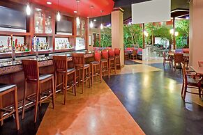 Crowne Plaza Suites Arlington by IHG