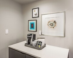 Crowne Plaza Suites Arlington by IHG