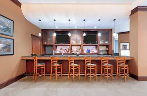 Crowne Plaza Suites Arlington by IHG