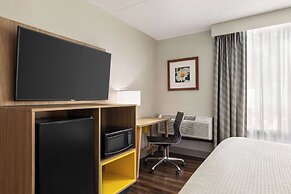 Days Hotel by Wyndham Allentown Airport / Lehigh Valley