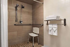 Days Hotel by Wyndham Allentown Airport / Lehigh Valley