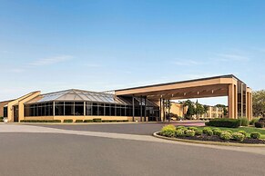 Days Hotel by Wyndham Allentown Airport / Lehigh Valley