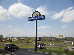 Lakeside Inn