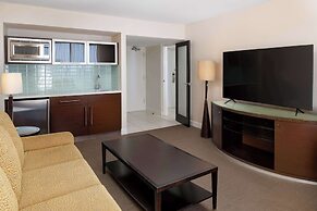 Hilton Waikiki Beach Resort & Spa