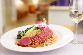 Hilton Waikiki Beach Resort & Spa