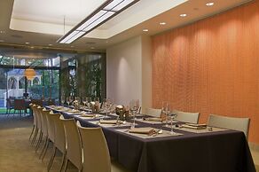 Hilton Waikiki Beach Resort & Spa