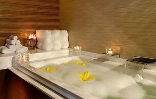 Hilton Waikiki Beach Resort & Spa