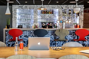 ibis Orange Centre Echangeur A7 A9