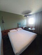ibis Orange Centre Echangeur A7 A9