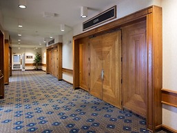 Valhalla Hotel & Conference Centre