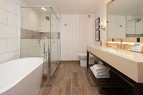 DoubleTree by Hilton Hotel Missoula - Edgewater