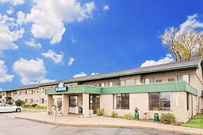 Days Inn by Wyndham Winona