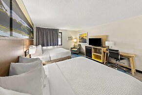 Days Inn by Wyndham Winona