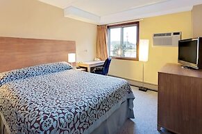 Days Inn by Wyndham Winona