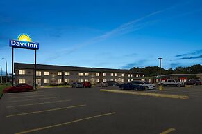 Days Inn by Wyndham Winona