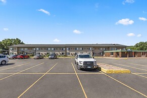 Days Inn by Wyndham Winona