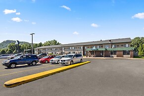 Days Inn by Wyndham Winona