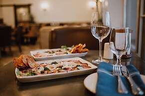 Crowne Plaza Fredericton-Lord Beaverbrook by IHG