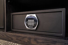 Crowne Plaza Fredericton-Lord Beaverbrook by IHG