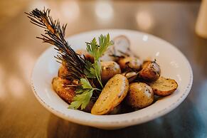 Crowne Plaza Fredericton-Lord Beaverbrook by IHG