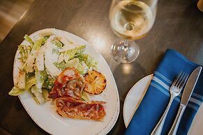 Crowne Plaza Fredericton-Lord Beaverbrook by IHG