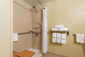 DoubleTree by Hilton Hotel Grand Rapids Airport