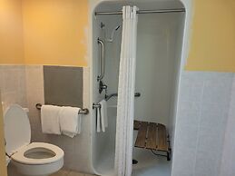 Days Inn by Wyndham Alexandria South