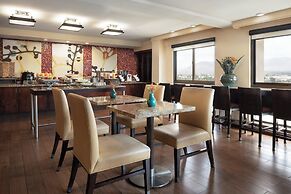 Marriott Riverside at the Convention Center