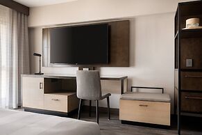 Marriott Riverside at the Convention Center