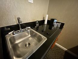 Creekside Inn