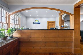 Days Inn by Wyndham Kill Devil Hills Oceanfront - Wilbur