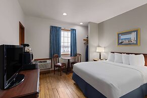 Days Inn by Wyndham Kill Devil Hills Oceanfront - Wilbur