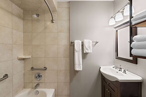 Days Inn by Wyndham Kill Devil Hills Oceanfront - Wilbur