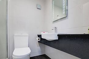 OYO The Chiltern Hotel