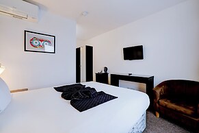 OYO The Chiltern Hotel