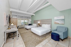 Best Western Plus Yacht Harbor Inn