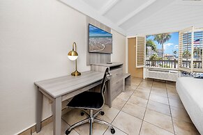 Best Western Plus Yacht Harbor Inn