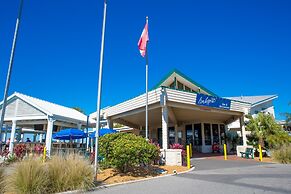 Best Western Plus Yacht Harbor Inn