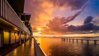 Best Western Plus Yacht Harbor Inn