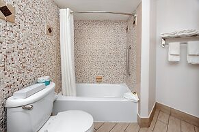 Best Western Plus Yacht Harbor Inn